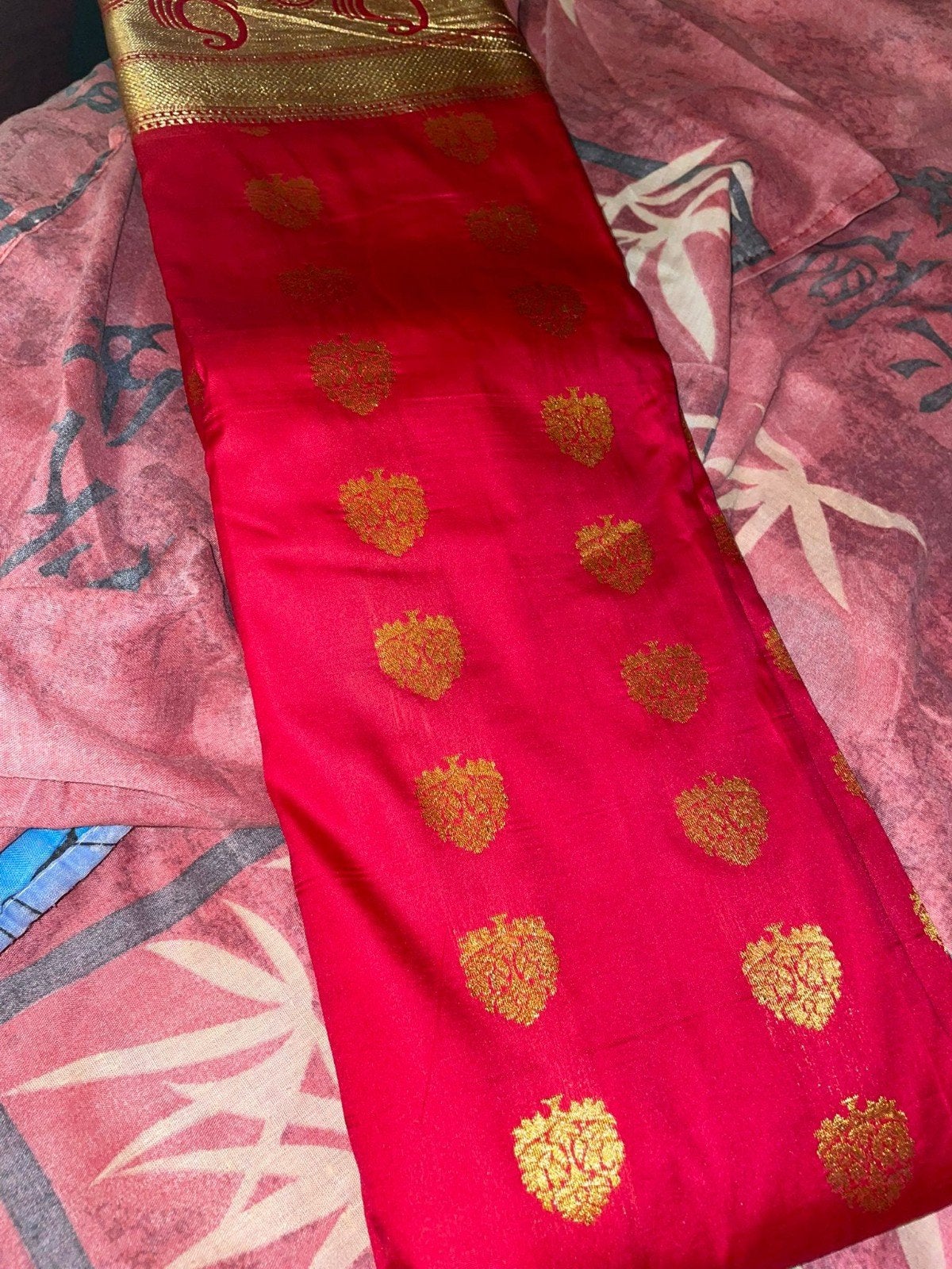 Prachtige Indiase Sari - Roze met Gouden Details, Ophalen of Verzenden, Nieuw, Roze, Overige typen