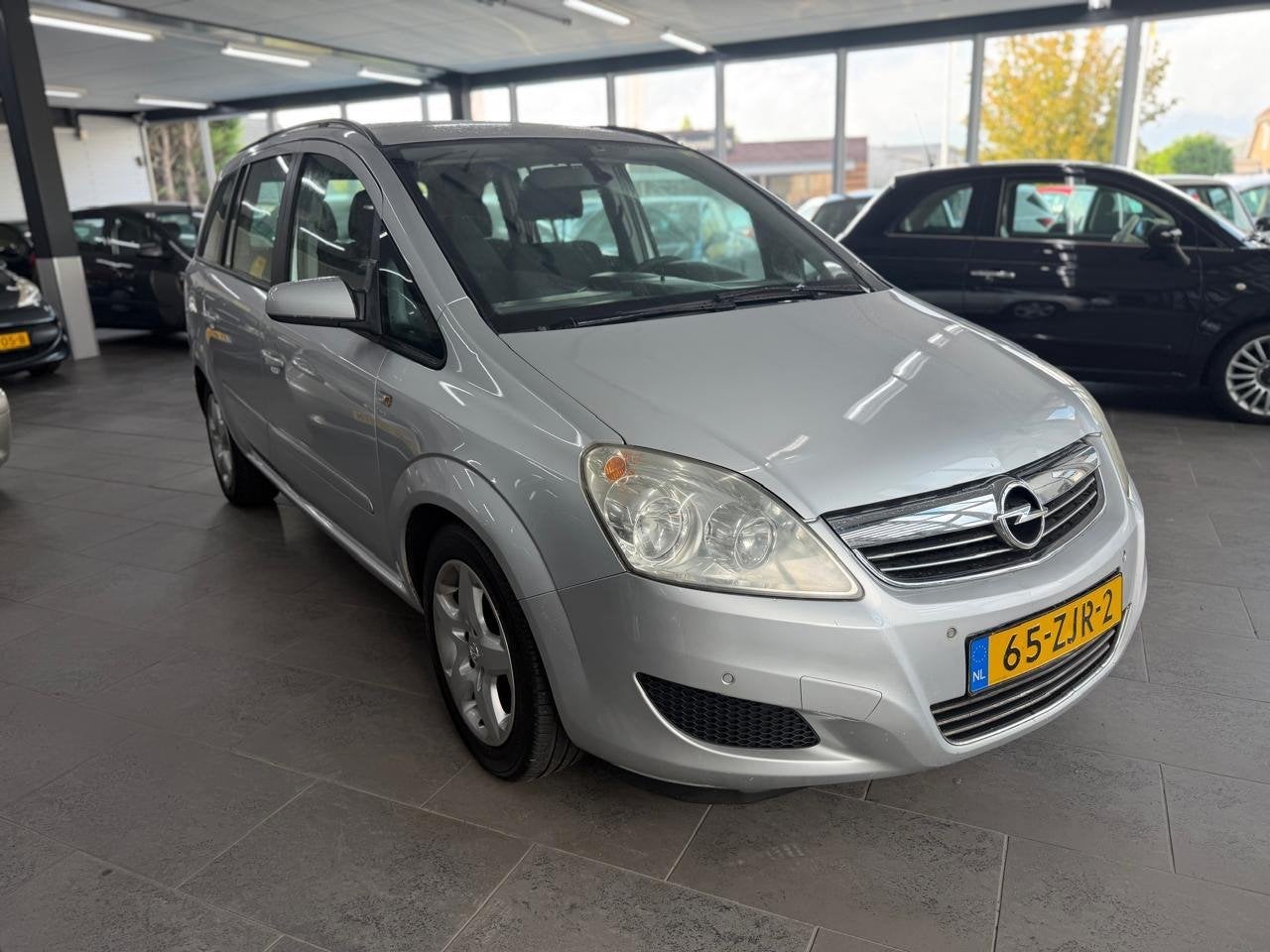 Opel Zafira 1.9 CDTi Cosmo 7-prs navigatie clima cruise cont, Auto's, Gebruikt, 4 cilinders, 7 stoelen, Grijs