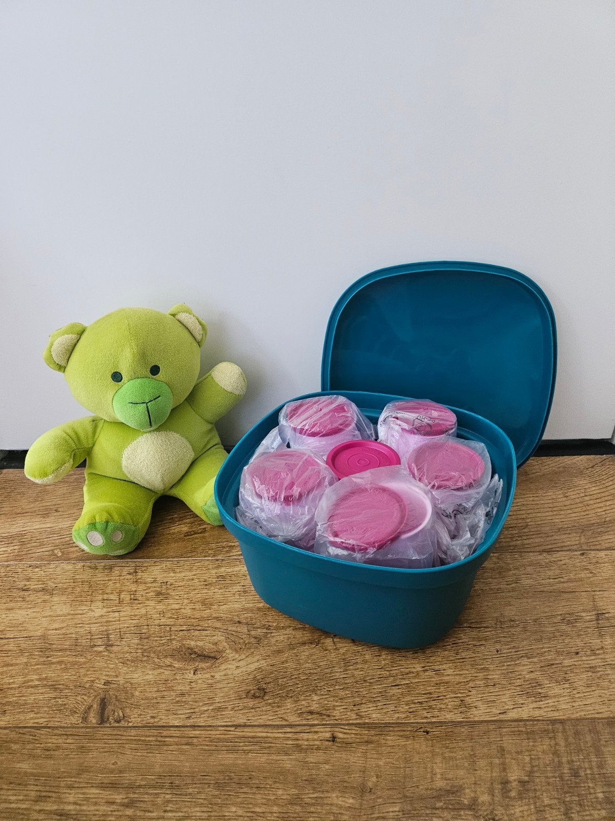 * Tupperware nieuwe yoghurtmaker set groen/roze, Huis en Inrichting, Nieuw, Ophalen of Verzenden, Met deksel, Bak of Kom