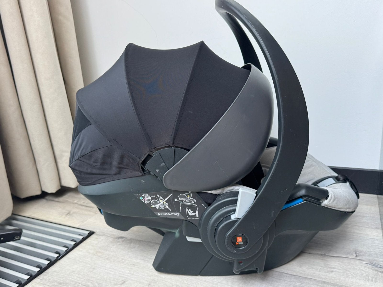 Stokke iZi Go Modular X1 by BeSafe autostoel, Kinderen en Baby's, Autostoeltjes, Overige merken, Autogordel, Zo goed als nieuw