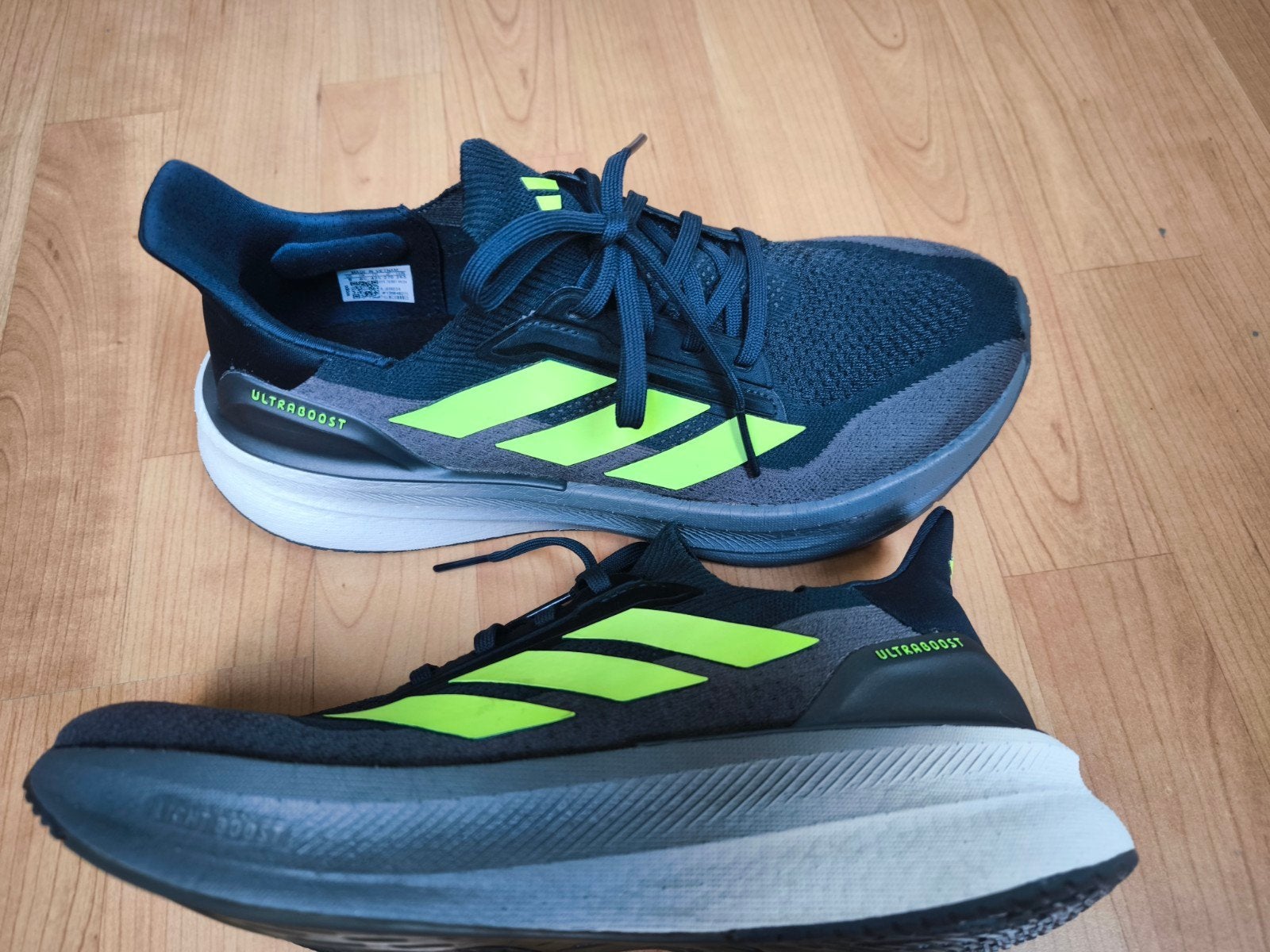 Te koop: Adidas Ultraboost 5X in maat 42 2/3, Adidas, Hardloopschoenen, Ophalen of Verzenden, Zo goed als nieuw