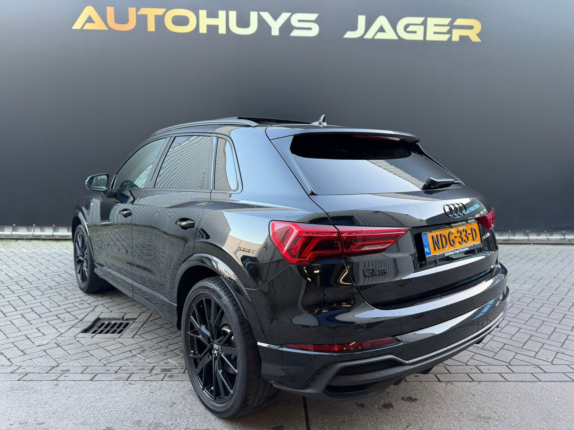 Audi Q3 45 TFSI e S Pano Sonos 360 Keyless Alcantara Trekhaa, Auto's, Dealer onderhouden, Zwart, 245 pk, Hybride Elektrisch/Benzine