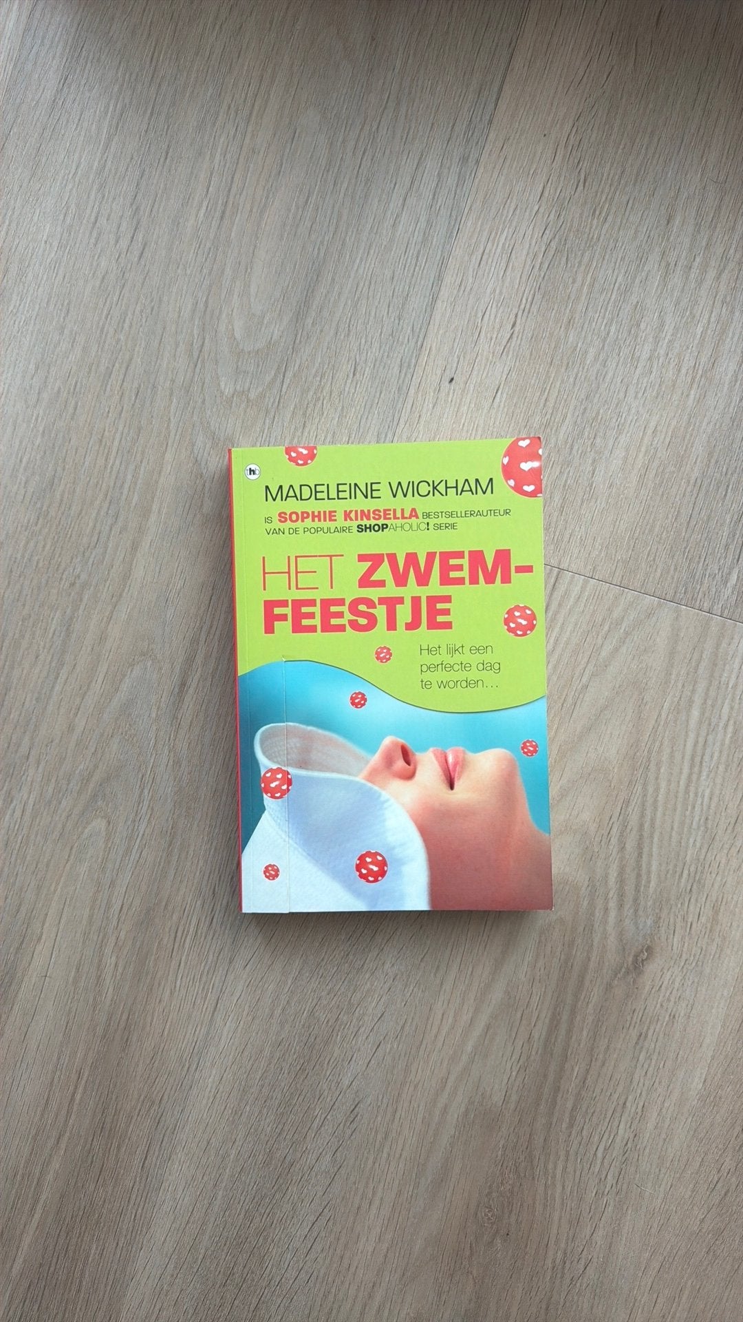 Madeleine Wickham - Het zwemfeestje, Ophalen of Verzenden, Zo goed als nieuw, Madeleine Wickham