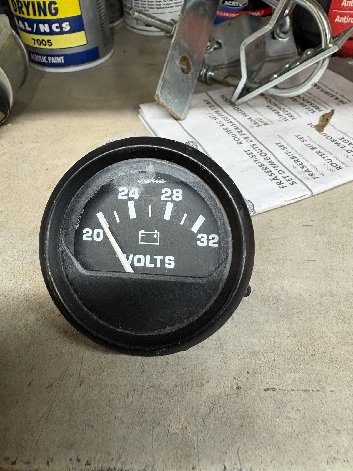 VDO Voltmeter 24V - Boot, Camper, Vrachtwagen, Ophalen of Verzenden, Gebruikt