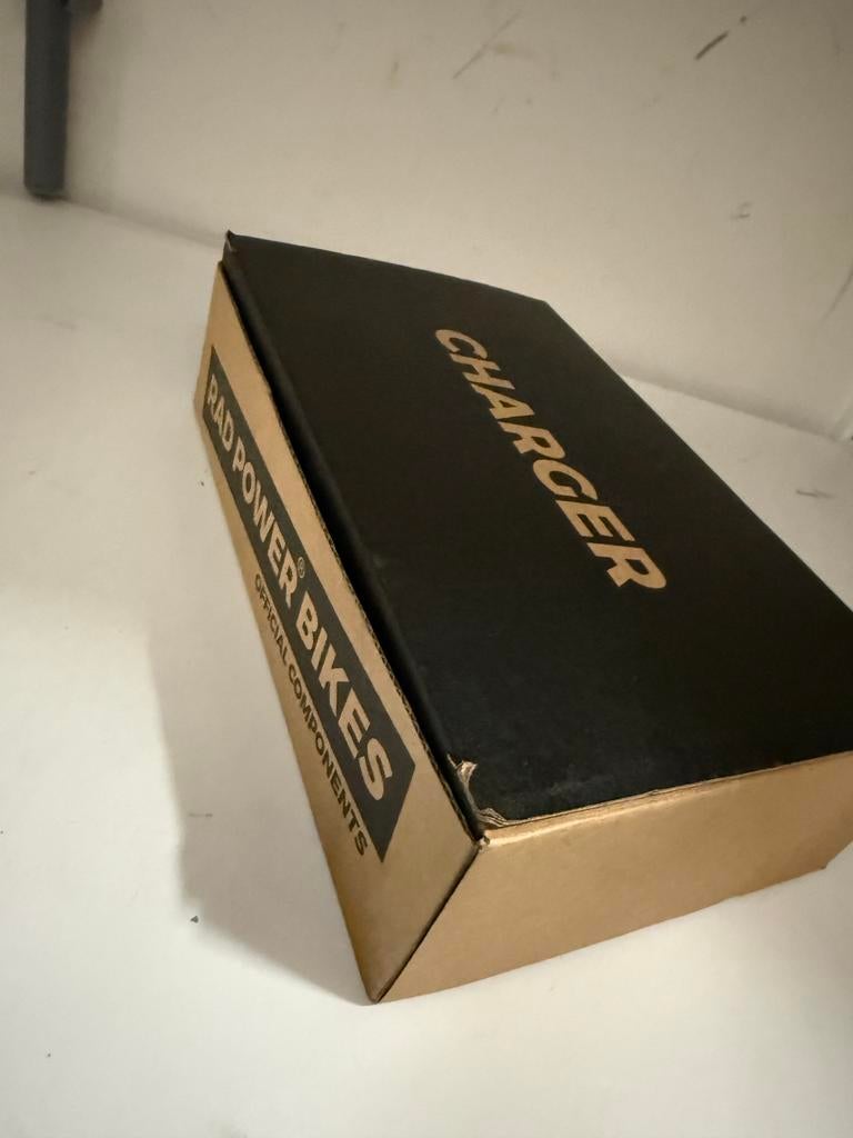 Radpower radrunner 1 & 2  & Rhino 5 Oplader, Ophalen of Verzenden, Zo goed als nieuw