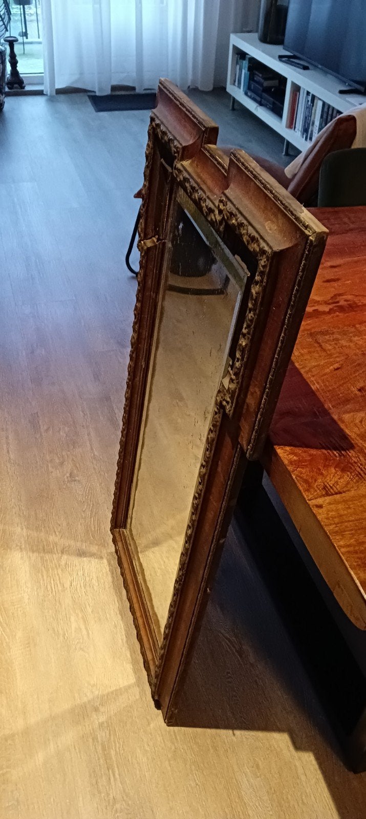 Antieke spiegel met bewerkte houten lijst, Ophalen