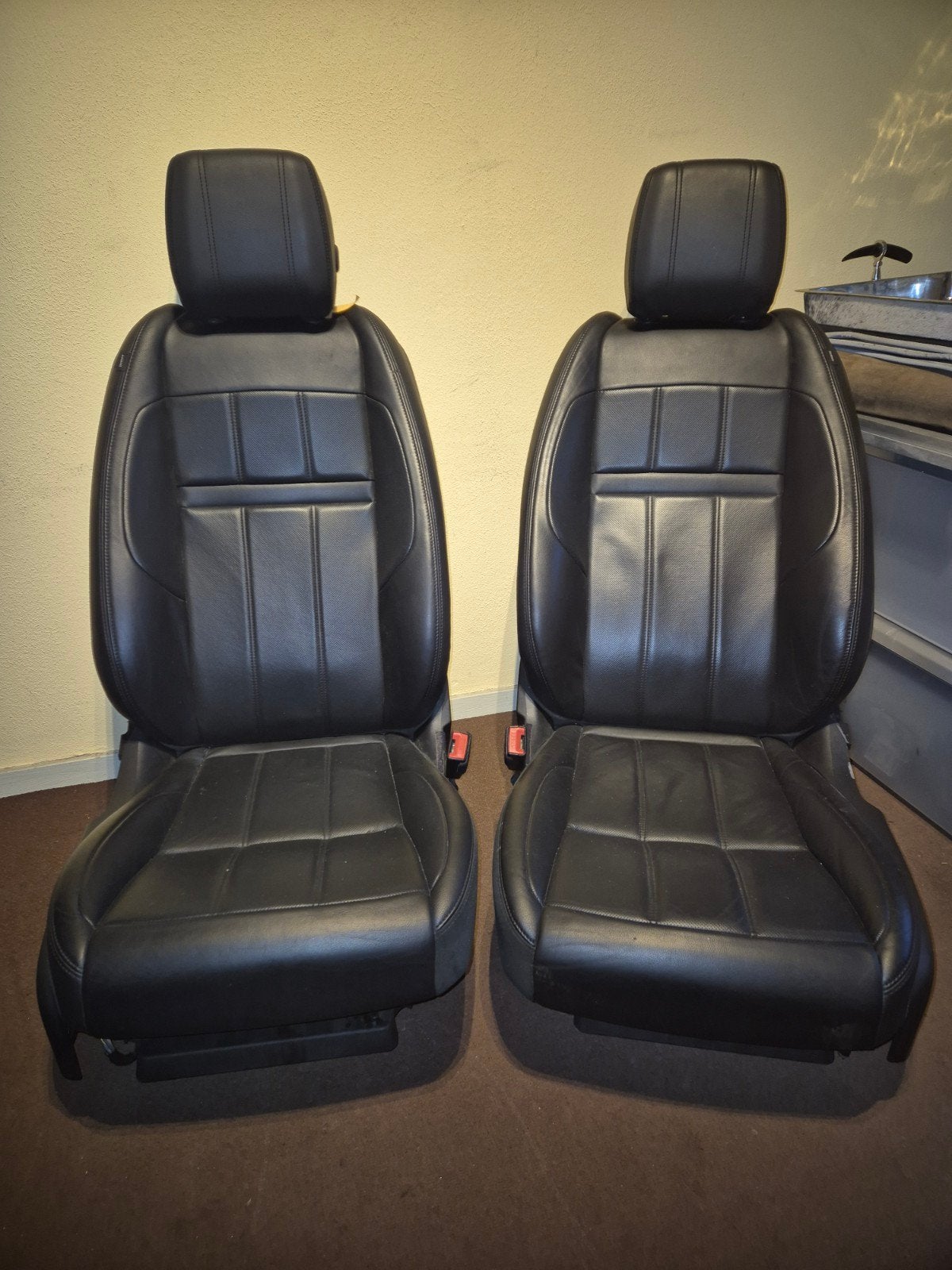 Range Rover Evoque voorste stoelen zwart leer, Auto-onderdelen, Interieur en Bekleding, Ophalen, Land Rover