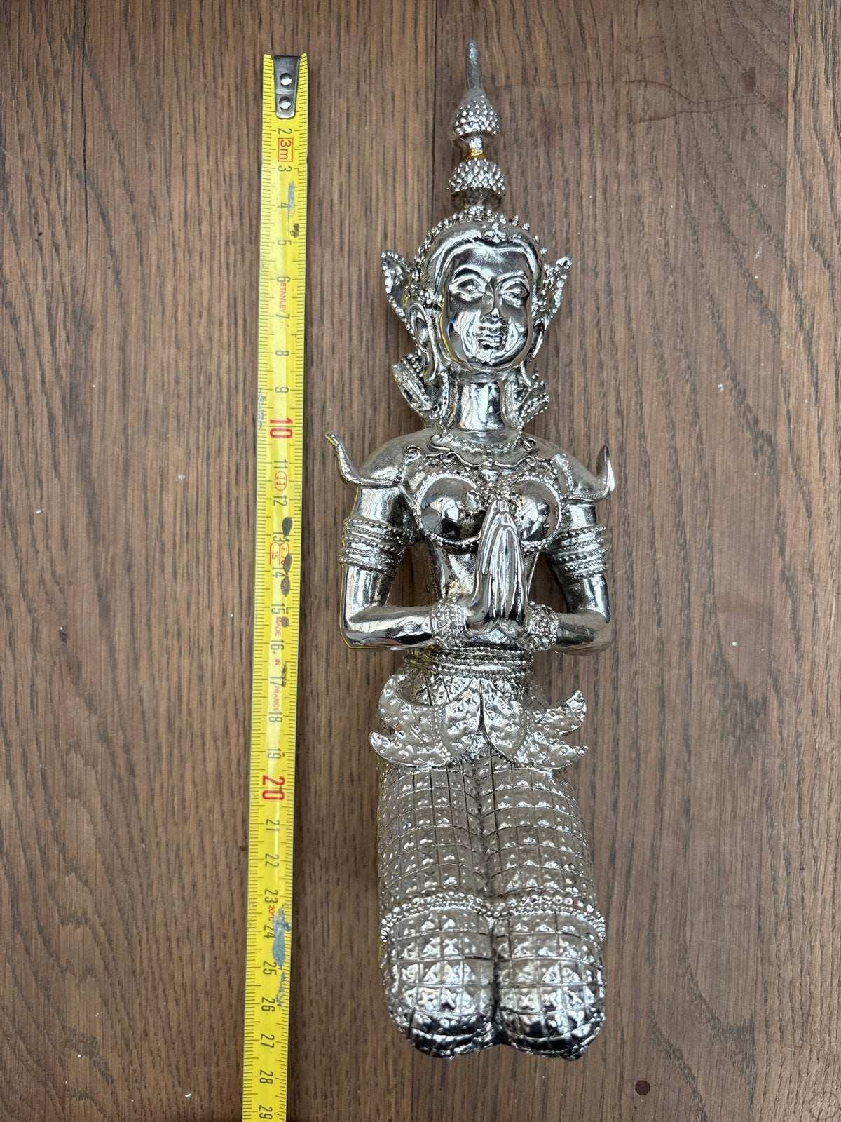 Zilverkleurig Thais beeld - knielende figuur, Handgemaakt, 20 - 50 cm, Beeld, Azië
