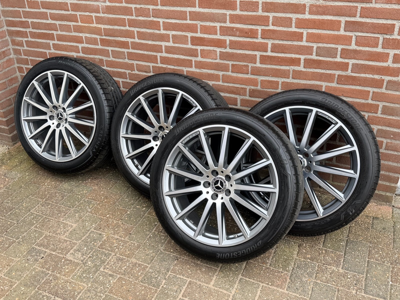 Mercedes Benz velgen AMG 20 inch GLA GLB meerspaaks X247 H24, Auto-onderdelen, Banden en Velgen, Ophalen, Banden en Velgen, 235 mm