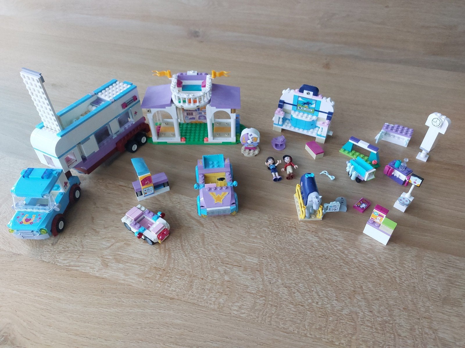 Lego Friends set met paarden, dierenarts trailer en meer, Ophalen of Verzenden, Gebruikt