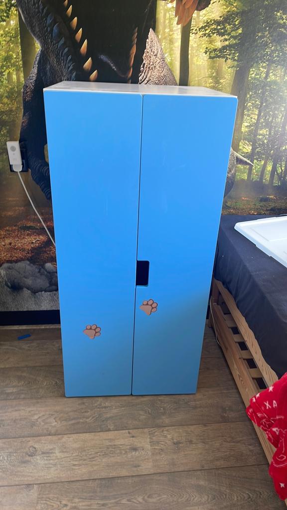 Gratis ikea kinderkast (zonder planken), Kinderen en Baby's, Kinderkamer | Commodes en Kasten, Ophalen, Gebruikt, Minder dan 75 cm