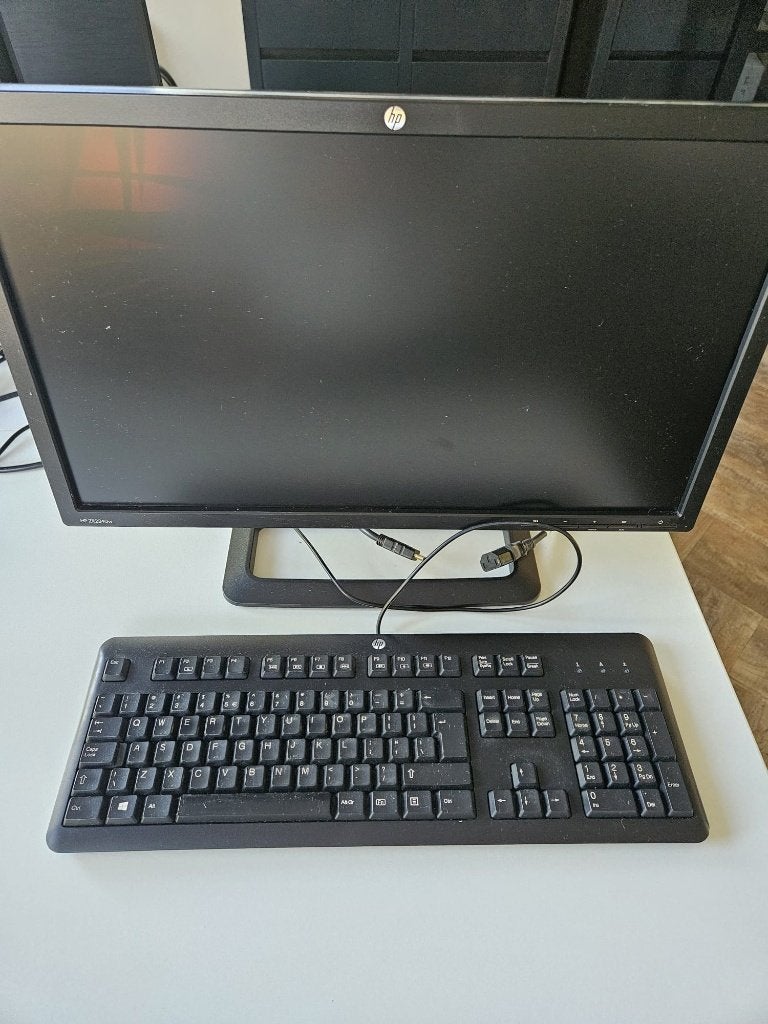 HP ZR2240w 21,5" Full HD IPS monitor + HP toetsenbord, Ophalen, Gebruikt, IPS, Kantelbaar