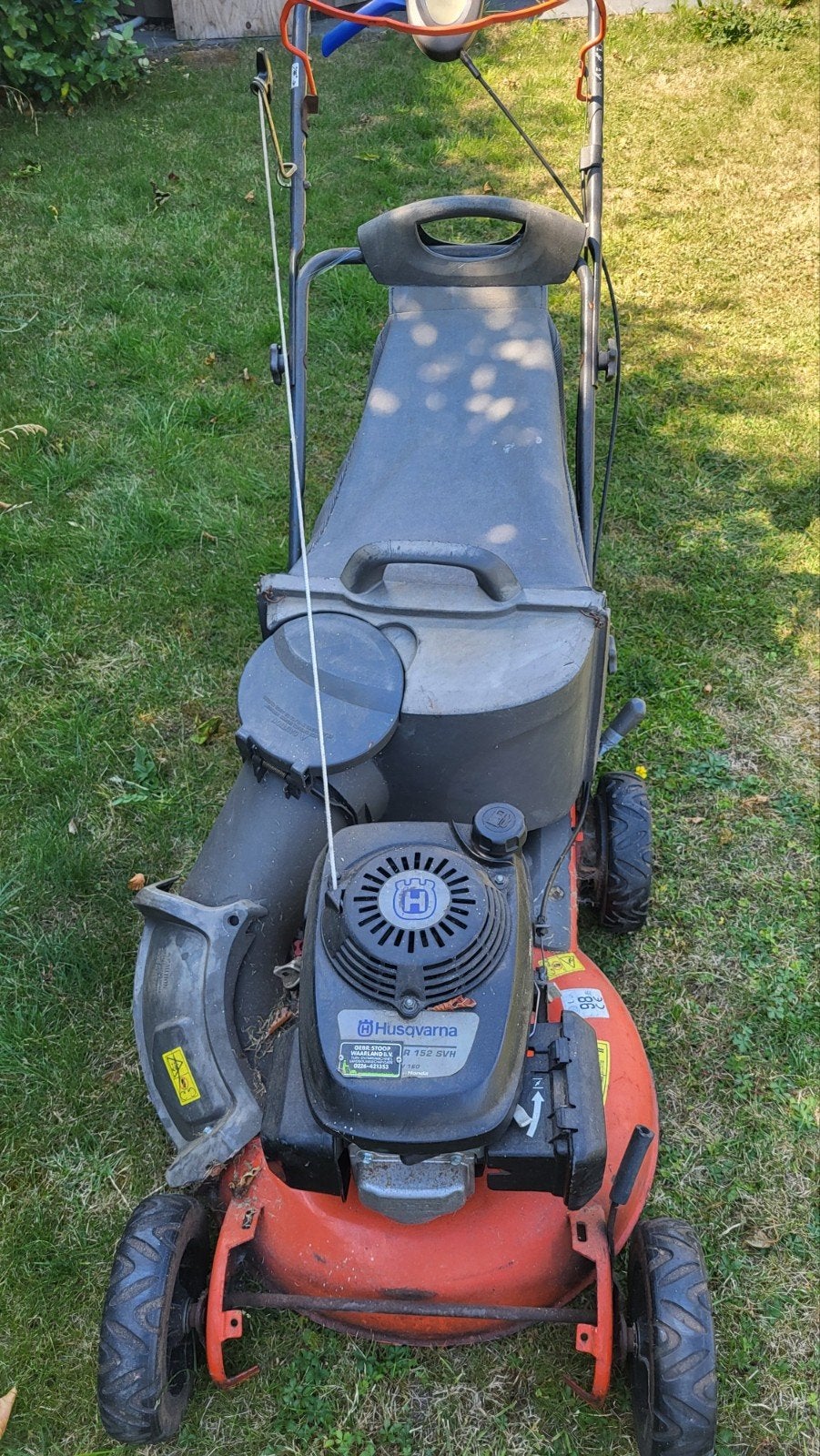 Husqvarna R 152 SVH Benzine Grasmaaier met Opvangbak, Ophalen, Cirkelmaaier, Gebruikt, Opvangbak