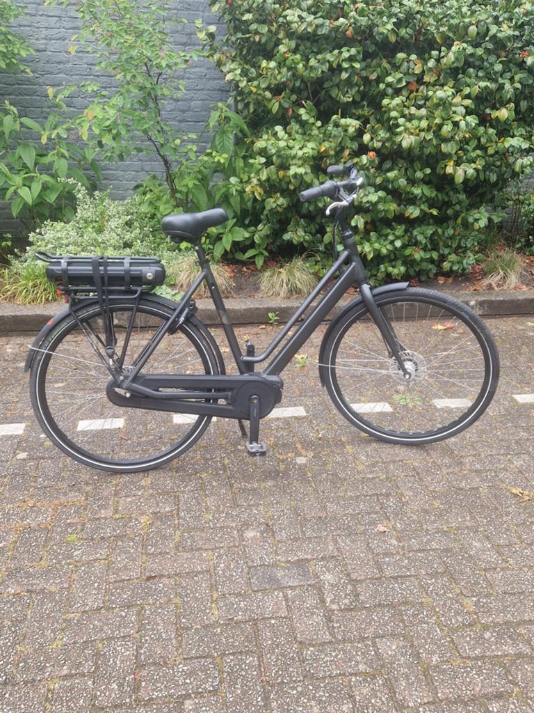 Batavus Fonk E-GO Plu middenmotor, Fietsen en Brommers, Elektrische fietsen, Ophalen, Batavus, Zo goed als nieuw, 50 km per accu of meer