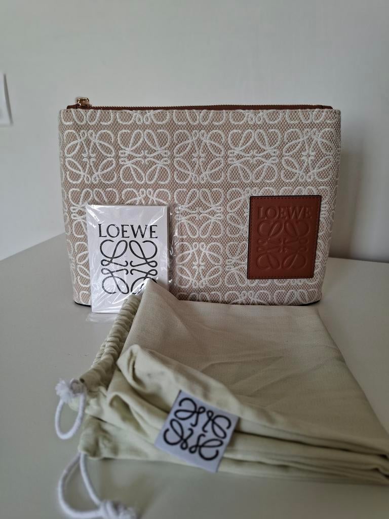 LOEWE, Ophalen, Poppenhuis
