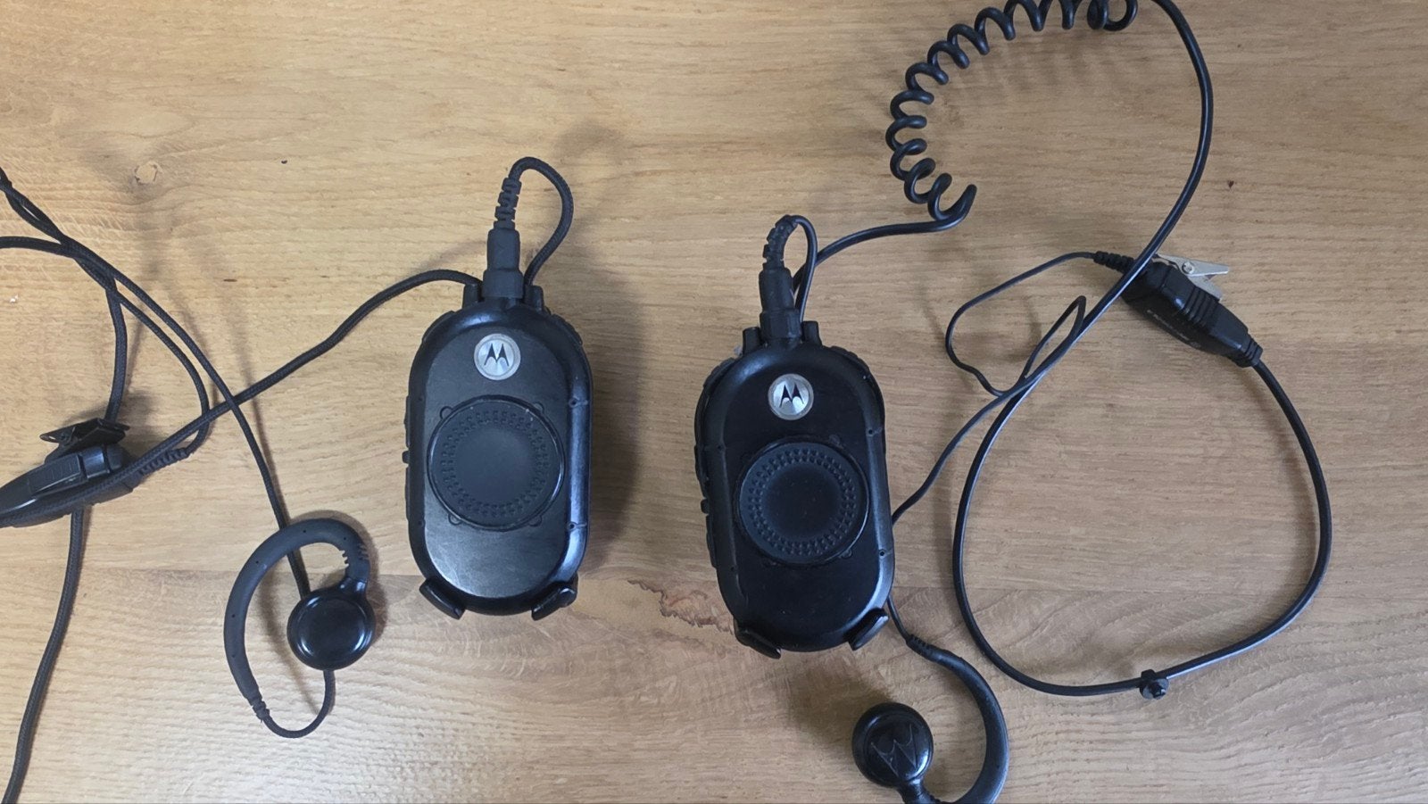 Motorola Portofoons CLP met Oortjes - Set van 2, Minder dan 2 km, Gebruikt, Ophalen of Verzenden, Portofoon of Walkie-talkie