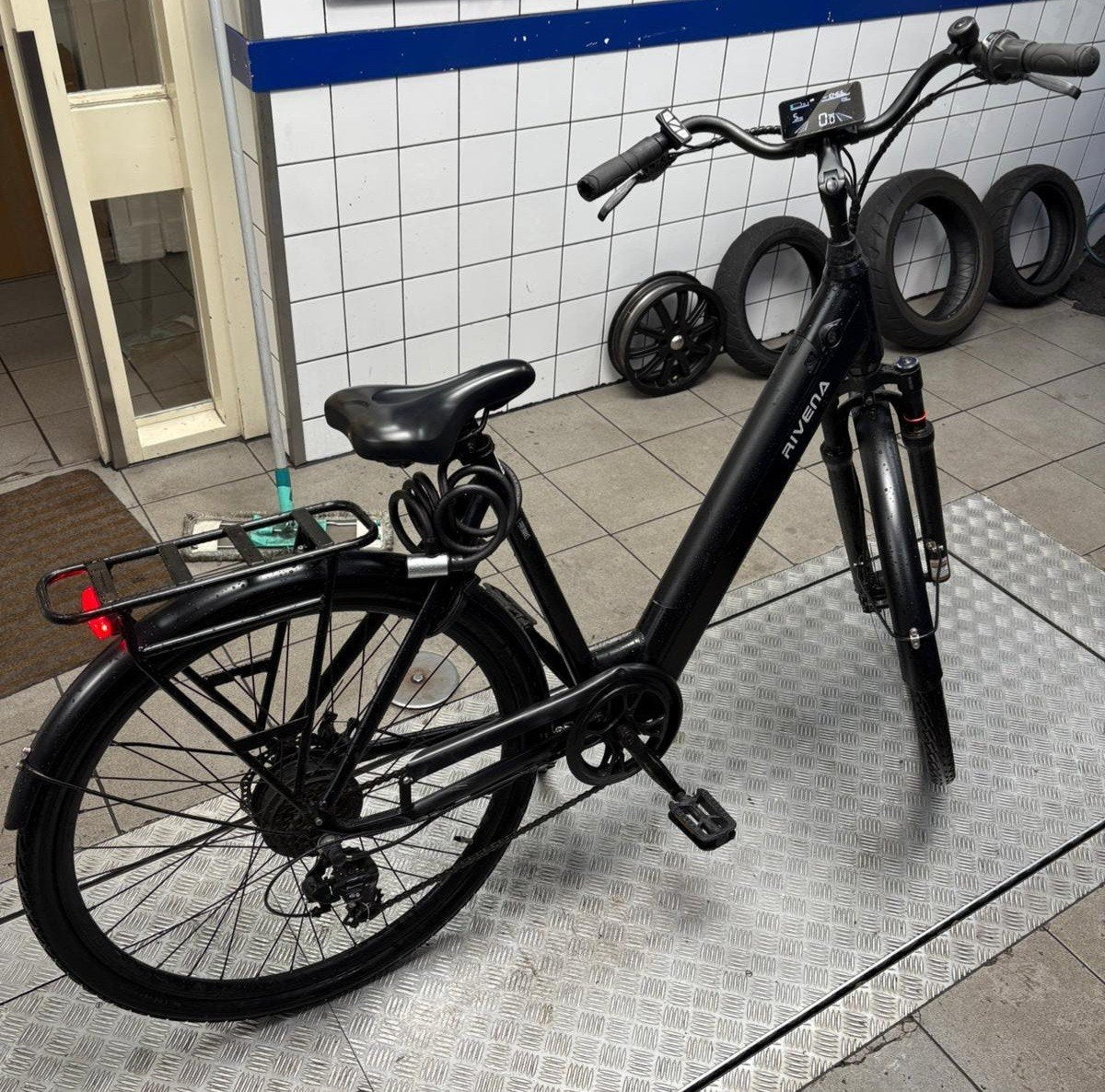 Rivena zwart elektrische fiets, Ophalen, Gebruikt, Overige merken