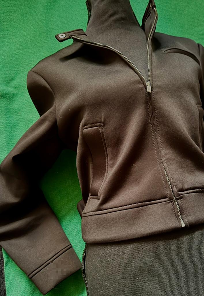 Stijlvol Zwart Jasje - Zo goed als nieuw. Maat L. Mango., Kleding | Dames, Truien en Vesten, Ophalen of Verzenden, Zo goed als nieuw