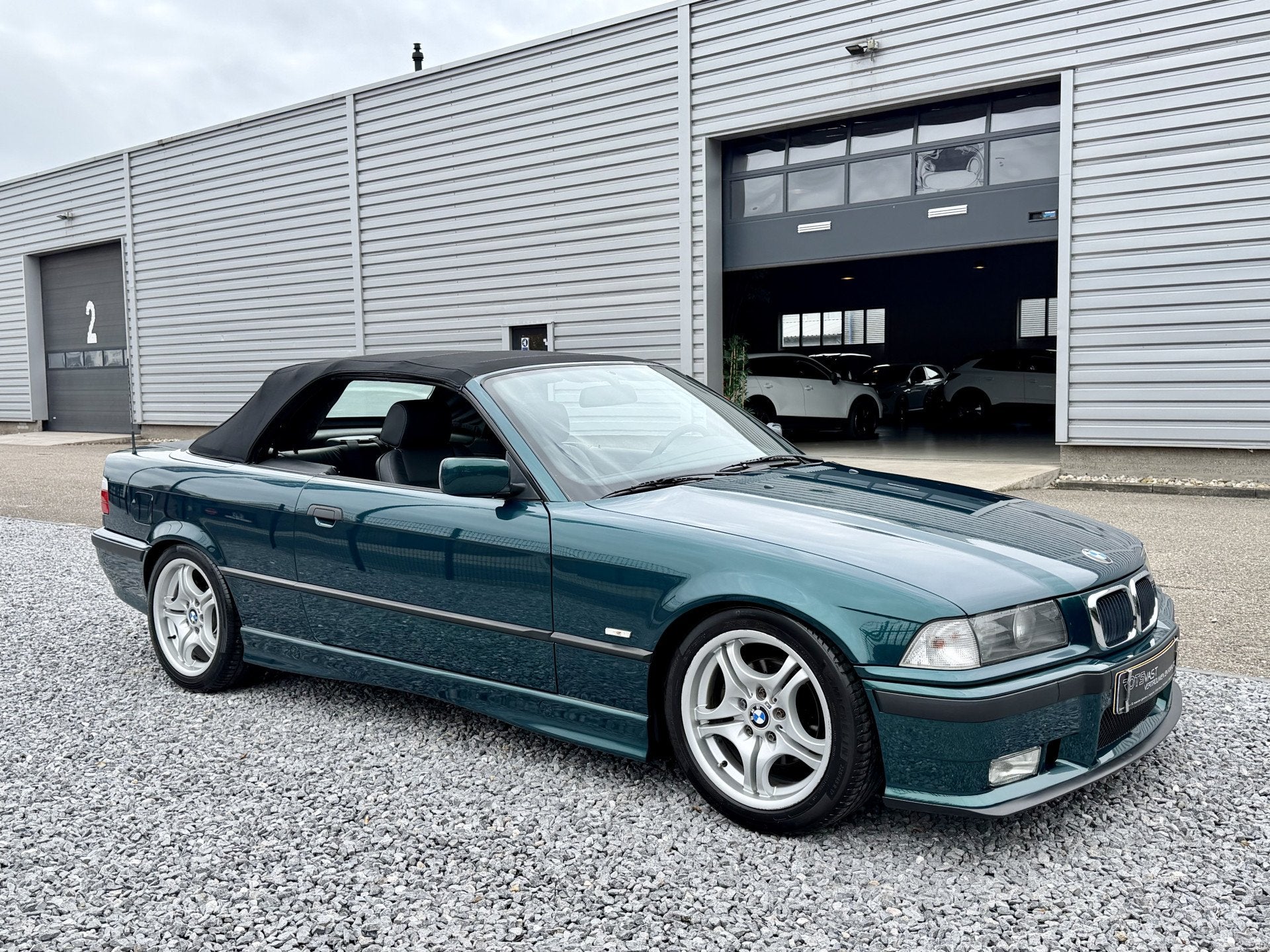 BMW 3 Serie Cabrio 320i Cabriolet 1998 Climate M-Sport Bosto, 1385 kg, Achterwielaandrijving, Gebruikt, Zwart
