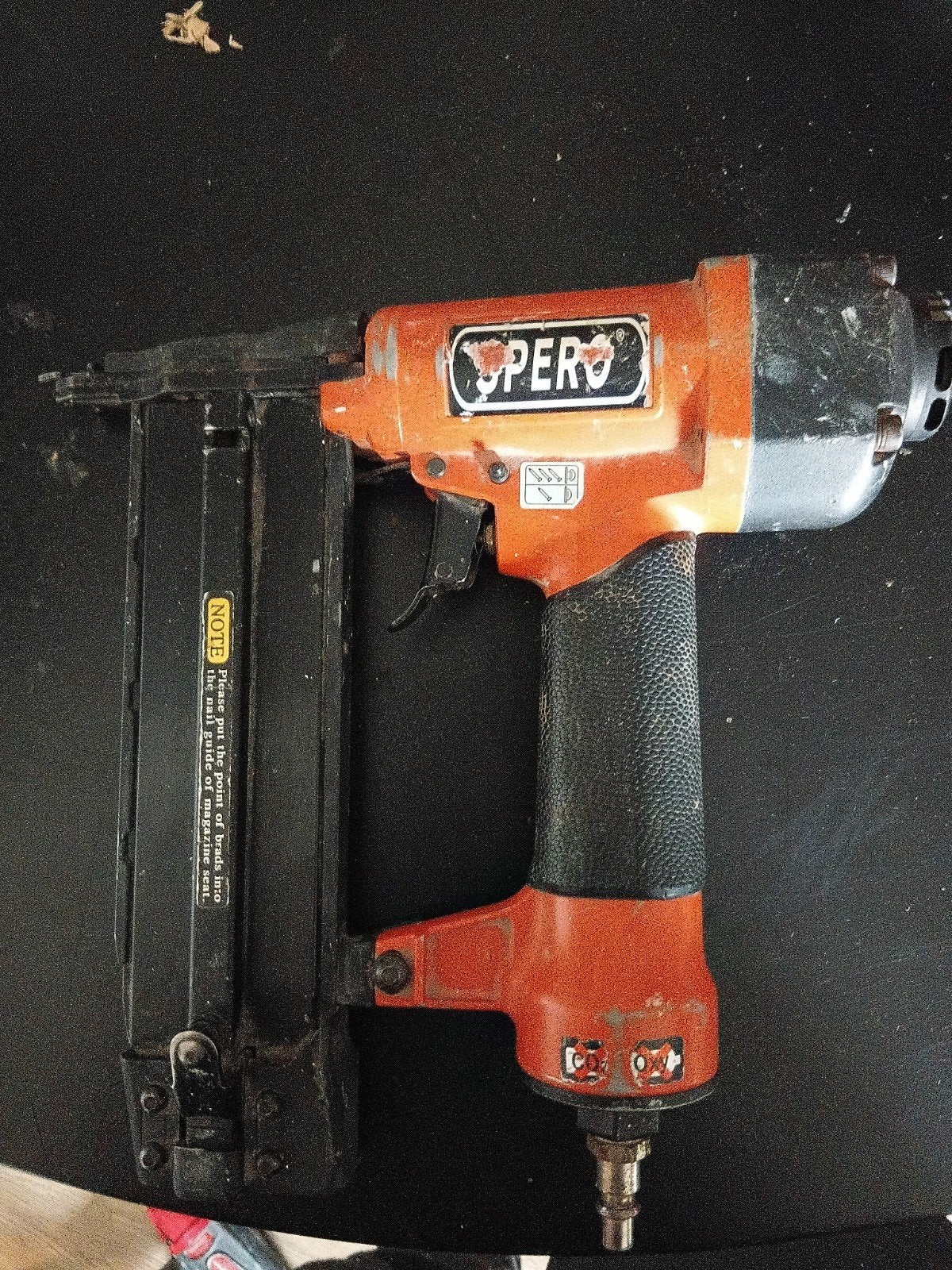 Spero Tacker - Pneumatische Nietmachine/Tacker, Doe-het-zelf en Verbouw, Gereedschap | Handgereedschap, Ophalen of Verzenden