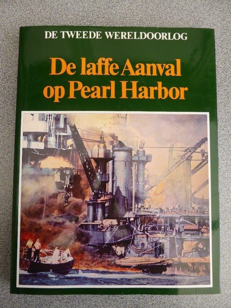 Boek over WO2 (O-5), Tweede Wereldoorlog, Verzenden, Zo goed als nieuw, Lekturama
