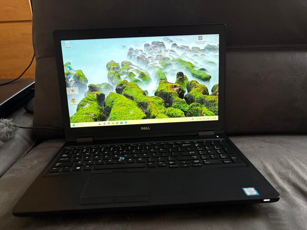 Dell Latitude 5580 8gb ram 256 gb ssd, Computers en Software, Windows Laptops, Gebruikt, 15 inch, SSD, 2 tot 3 Ghz, 8 GB, Qwerty
