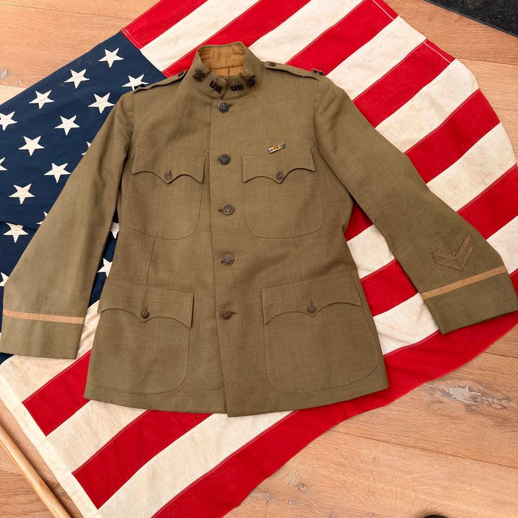 WWI US Army Ordnance Officer Tunic – 1st Lt., 4 Campaign, Ophalen of Verzenden, Landmacht, Amerika, Embleem of Badge
