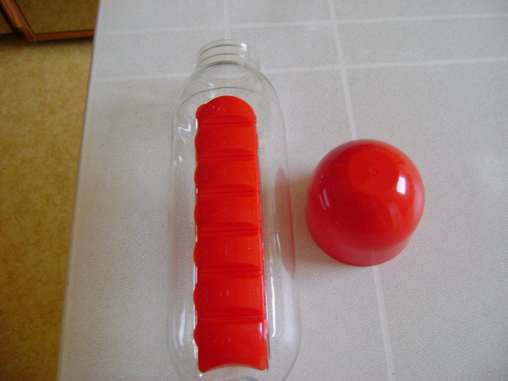 nieuwe medicijn /waterfles met 7vakjes voor medicijnen, Ophalen of Verzenden, Nieuw