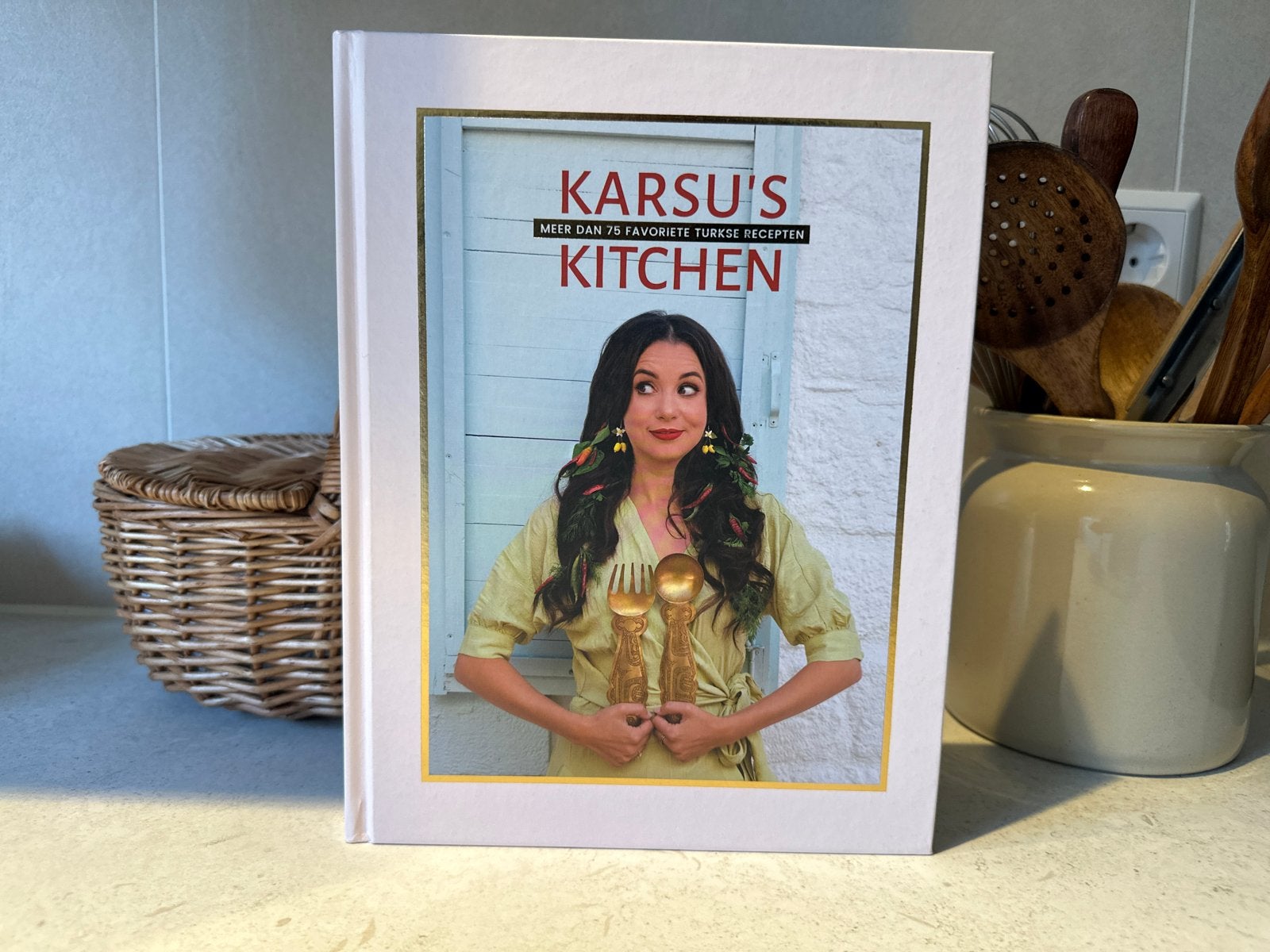 Karsu's Kitchen: Meer dan 75 favoriete Turkse recepten, Ophalen of Verzenden, Zo goed als nieuw, Overige gebieden