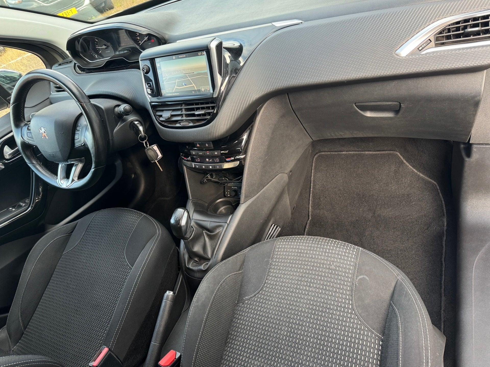 Foto 13 van Peugeot 208 1.2 PureTech Allure|Carplay|Navi|Cruise|Climate|