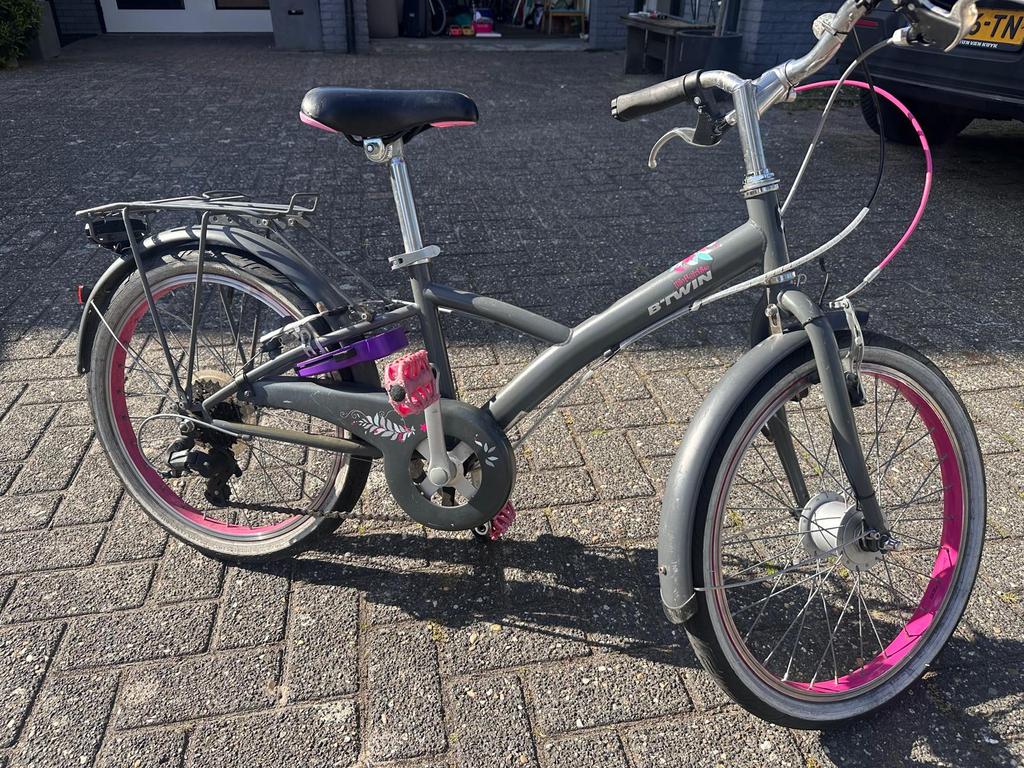 20 inch meisjesfiets B'Twin met versnellingen, Fietsen en Brommers, Fietsen | Meisjes, Ophalen, Gebruikt, Velgrem, Handrem