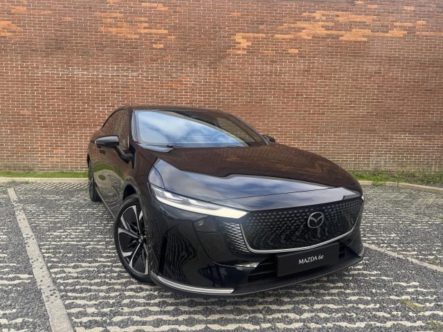 Mazda 6e Takumi Business Edition 68.8 kWh | ZWART LEDER | NA, Auto's, Mazda, Automaat, Achterwielaandrijving, Zwart, 1928 kg