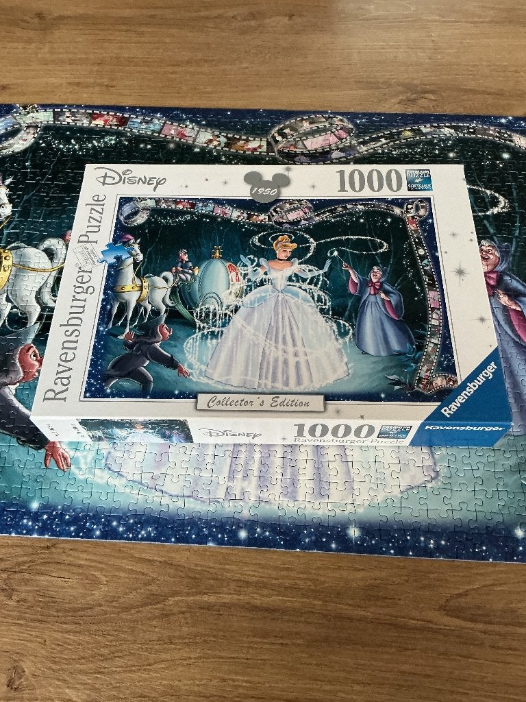 Ravensburger Disney Assepoester Legpuzzel 1000 stukjes, Ophalen of Verzenden, 500 t/m 1500 stukjes, Zo goed als nieuw, Legpuzzel