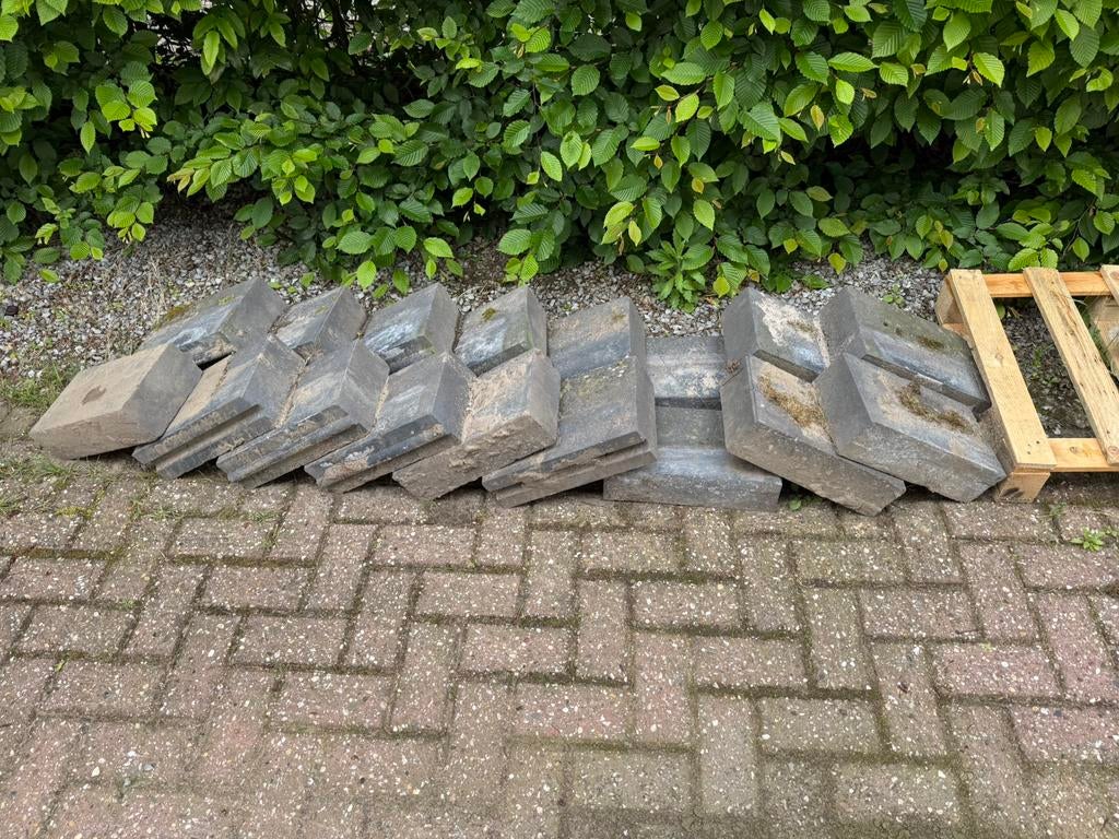 GRATIS stenen(gezaagde stoepbanden), Tuin en Terras, Ophalen, Gebruikt, Beton, Klinkers