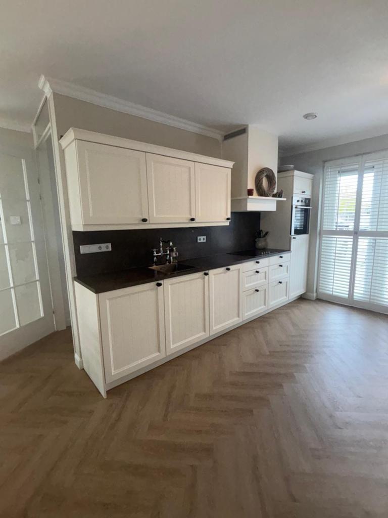 Landelijke keuken (vanaf 20 juni), Huis en Inrichting, Keuken | Complete keukens, Zo goed als nieuw, Enkelwandige keuken, Crème