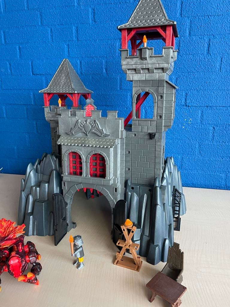 Playmobil Drakenburcht met accessoires, Ophalen of Verzenden, Gebruikt