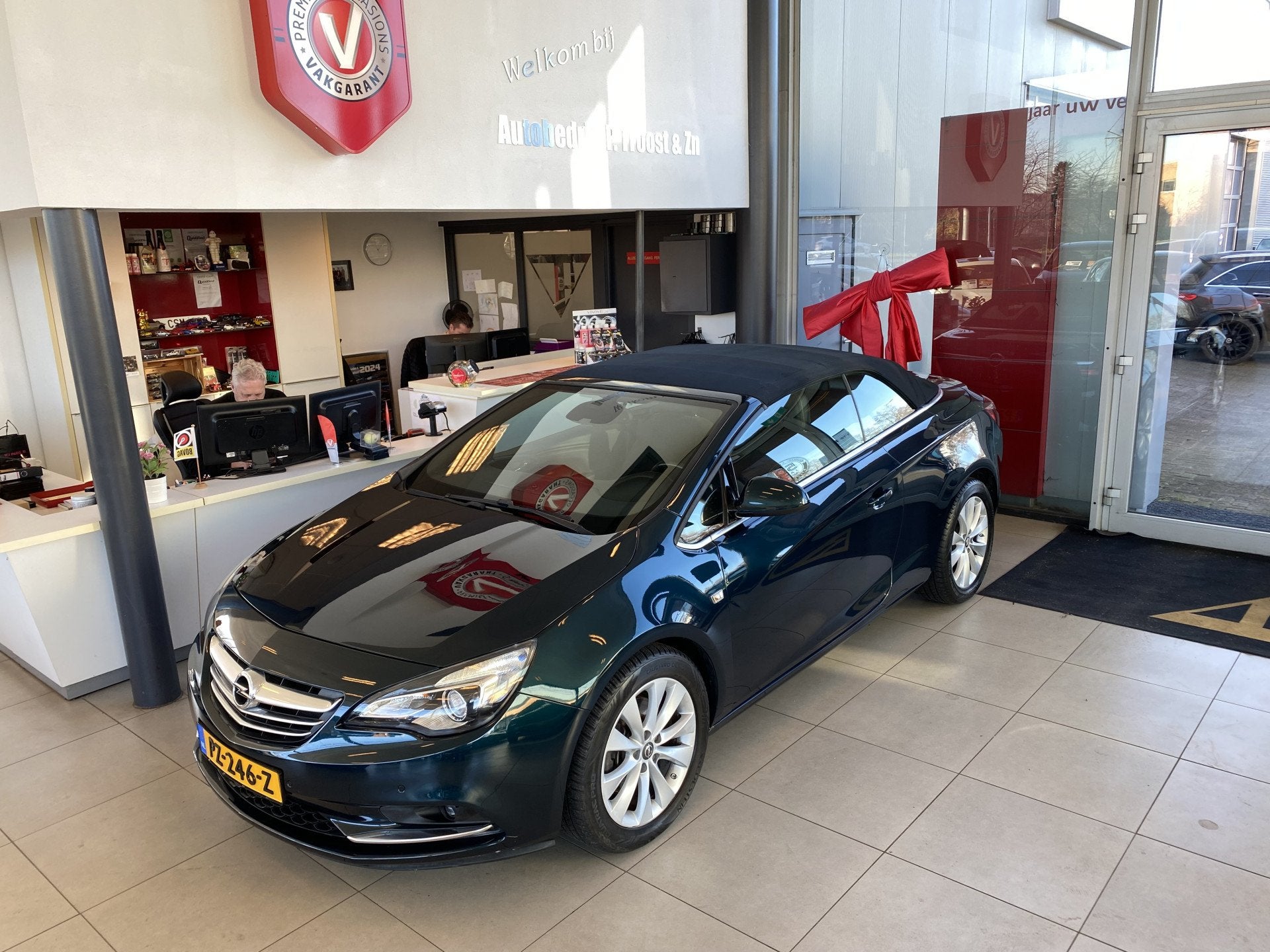 Opel Cascada 1.6 Turbo Cabrio Automaat,Navigatie,Climate&Cru, Gebruikt, 4 cilinders, 4 stoelen, Leder en Stof