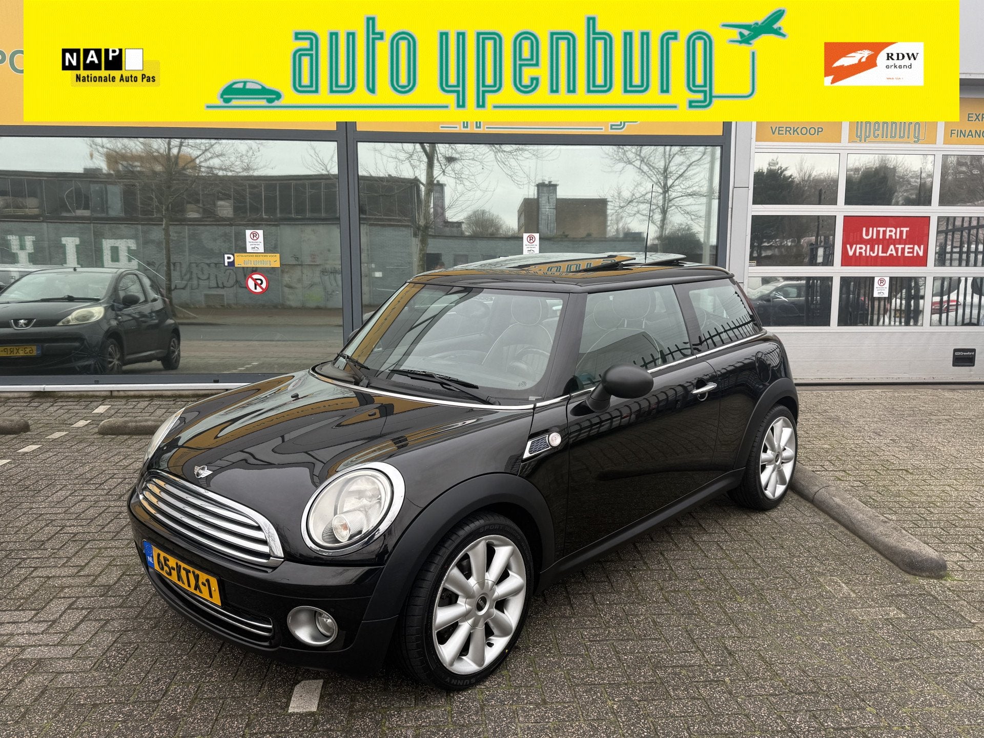 MINI Mini 1.4 One Anniversary MK II * Panoramadak * Leder *, Auto's, Voorwielaandrijving, Gebruikt, Zwart, 4 cilinders