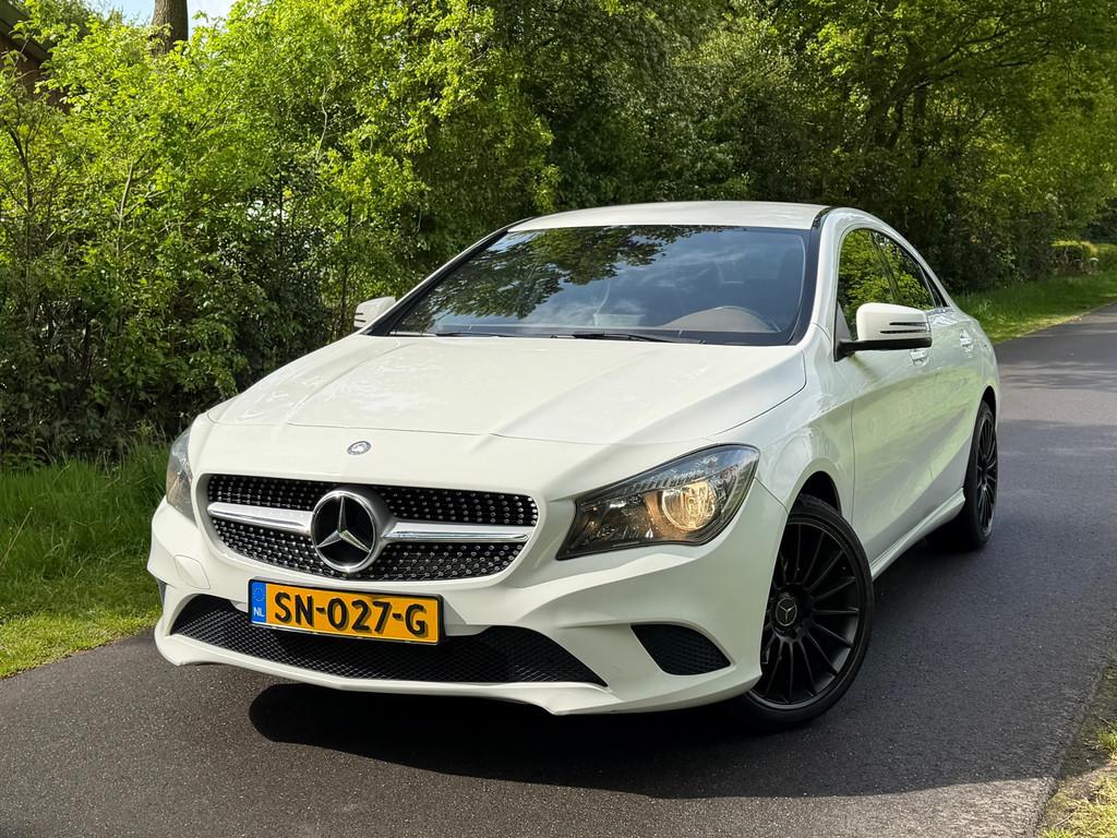 Mercedes-Benz CLA-klasse 180 Ambition | Lederbekleding + Sto, Voorwielaandrijving, CLA, Gebruikt, 4 cilinders