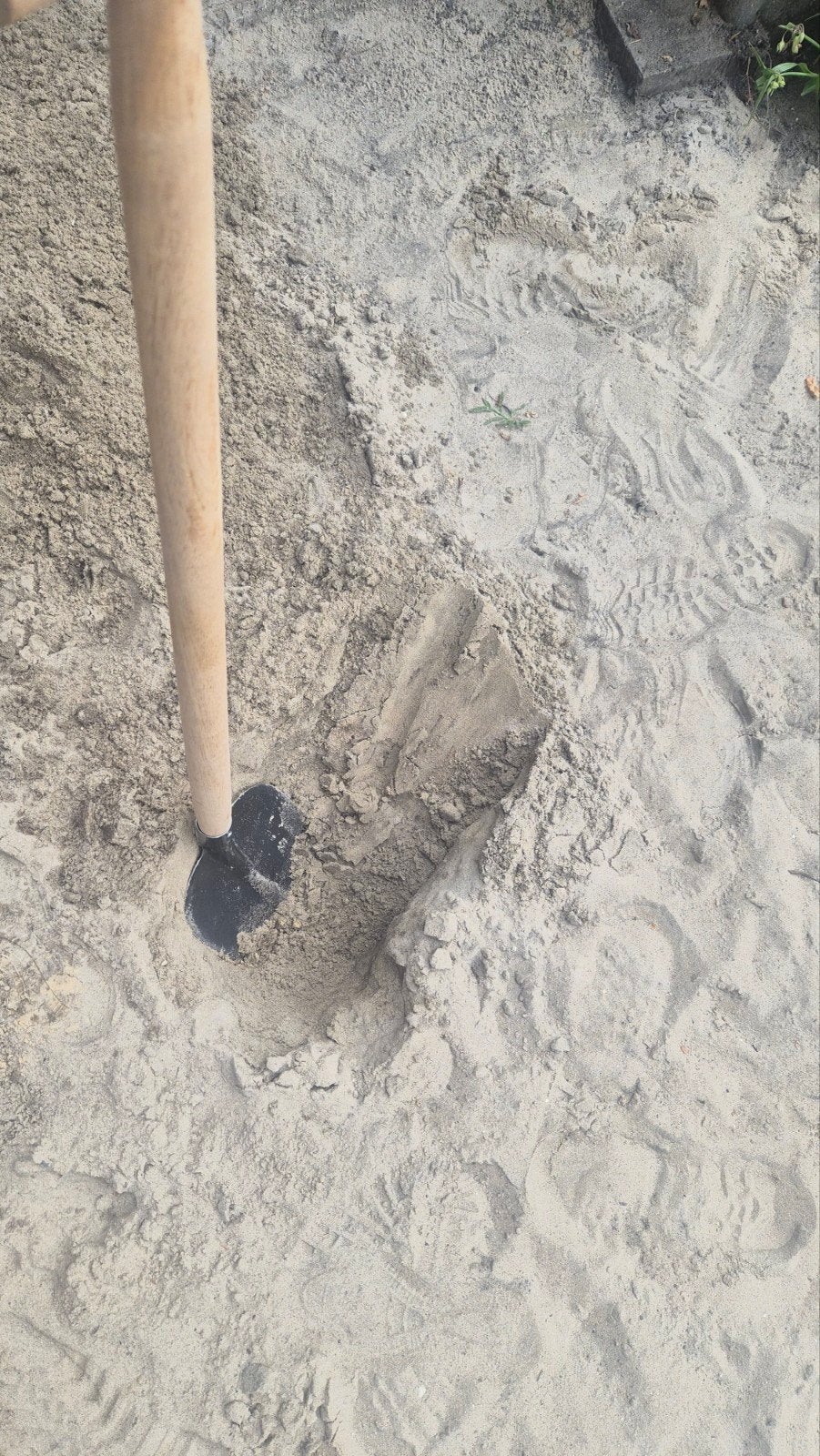 GRATIS - Wit zand, 7 kuub - gratis af te halen (zelf afgrave, Tuin en Terras, Zand, Ophalen, Zo goed als nieuw, Ophoogzand