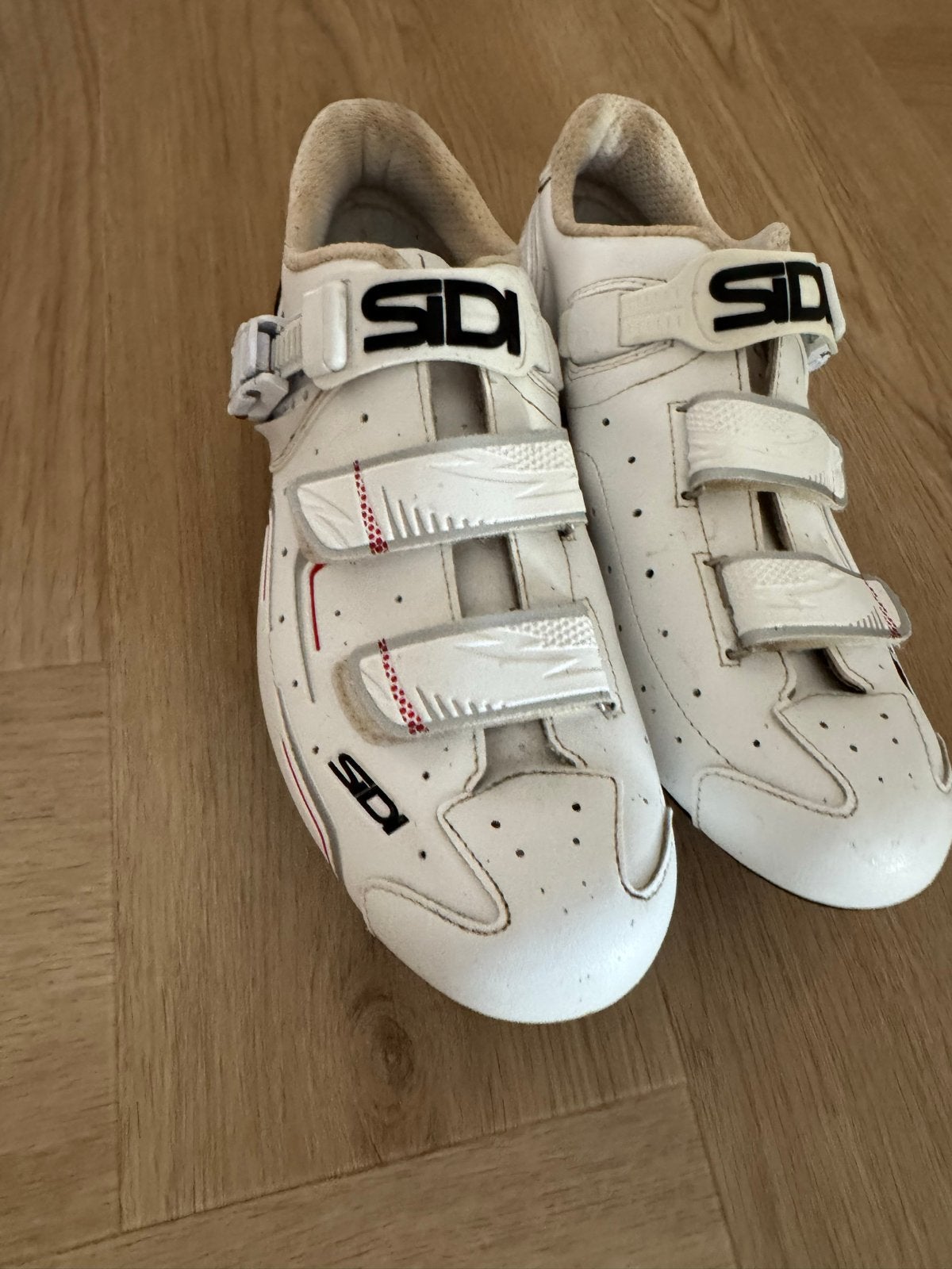 Sidi racefiets schoenen (44 valt als 43 - wit), Fietsen en Brommers, Fietsen | Racefietsen, Gebruikt, Aluminium, Minder dan 49 cm