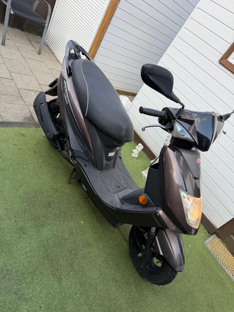 Kymco vp50 geel kenteken, Fietsen en Brommers, Ophalen, Gebruikt, Benzine, Agility