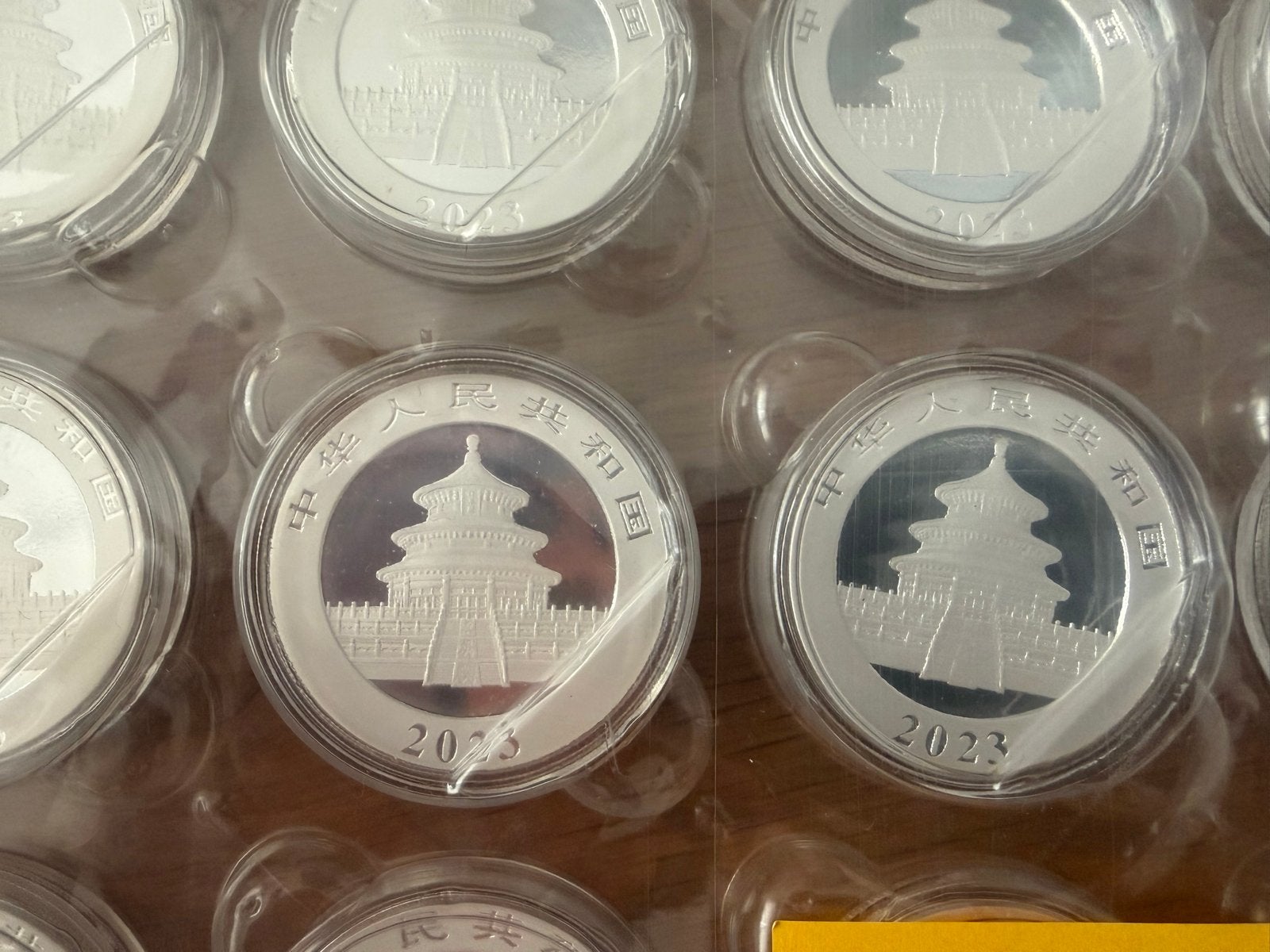 Tray met 30 Zilveren Panda Munten 2023, Ophalen of Verzenden, Oost-Azië, Setje, Zilver