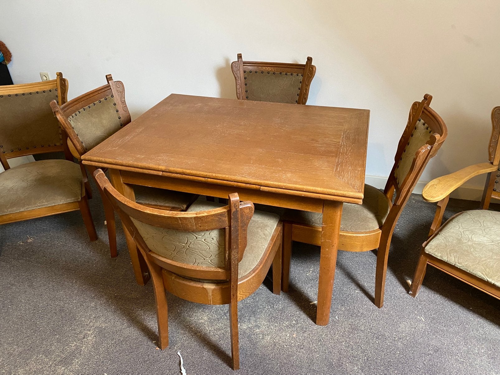 Eiken eethoek met twee fauteuils. Jaren vijfitg., Ophalen