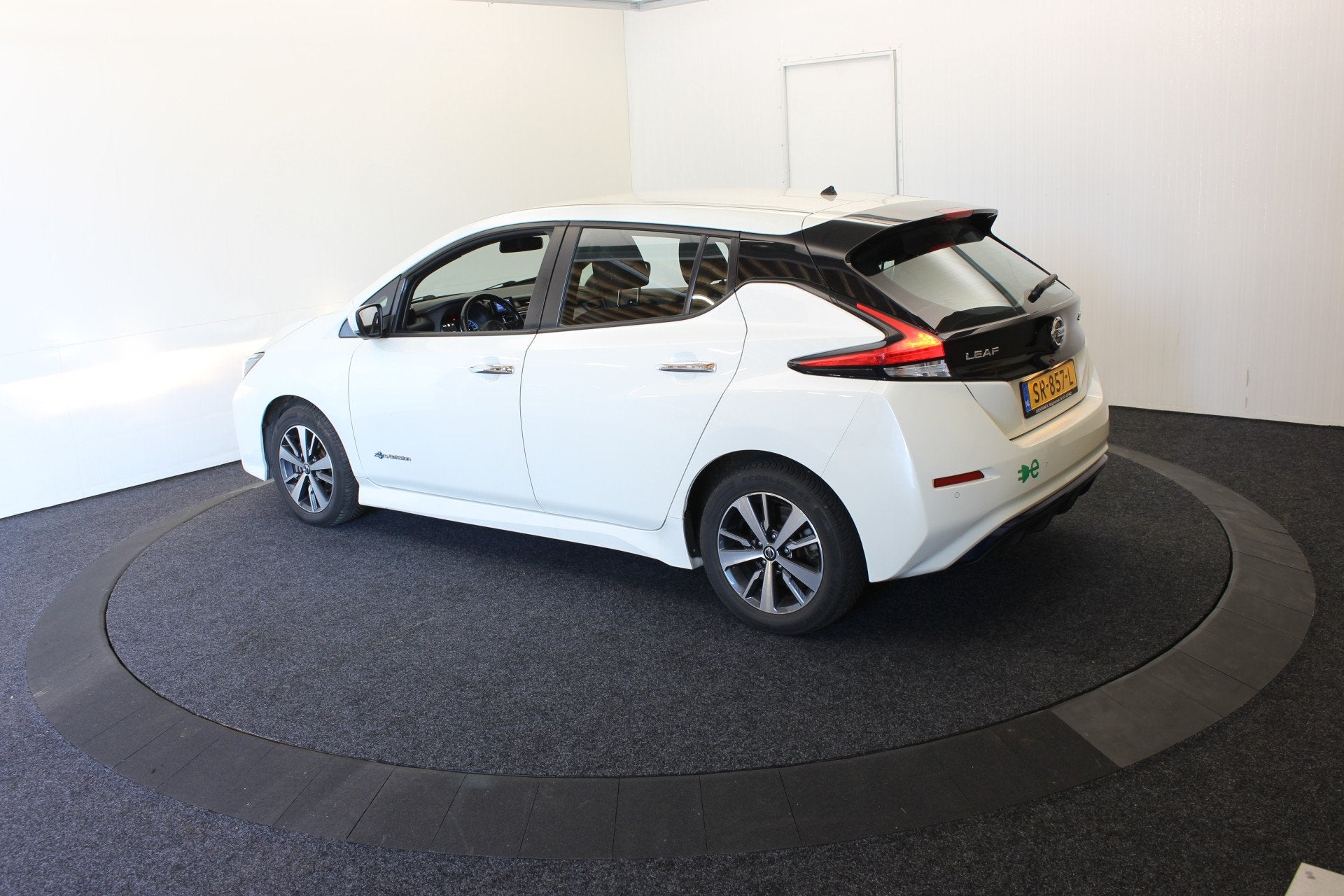 Foto 11 van Nissan Leaf Acenta 40 kWh 360° Camera (bj 2018, automaat)