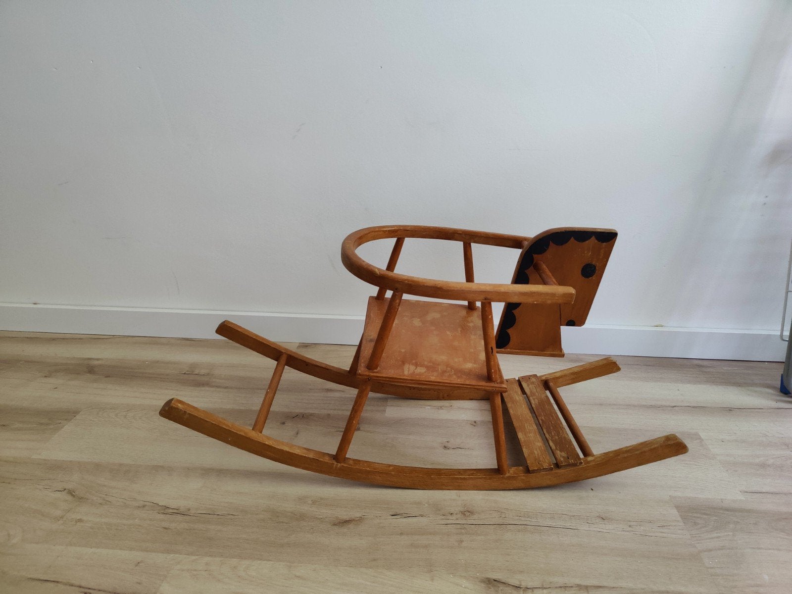 Vintage houten hobbelpaard/schommelstoel, Kinderen en Baby's, Speelgoed | Houten speelgoed, Ophalen of Verzenden, Gebruikt, Rij- of Hobbelspeelgoed