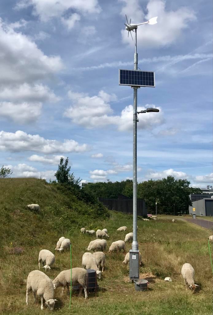 Stand-alone lichtoplossing met wind- en zonne-energie, Doe-het-zelf en Verbouw, Bouwverlichting, Ophalen, Gebruikt, 50 tot 200 watt