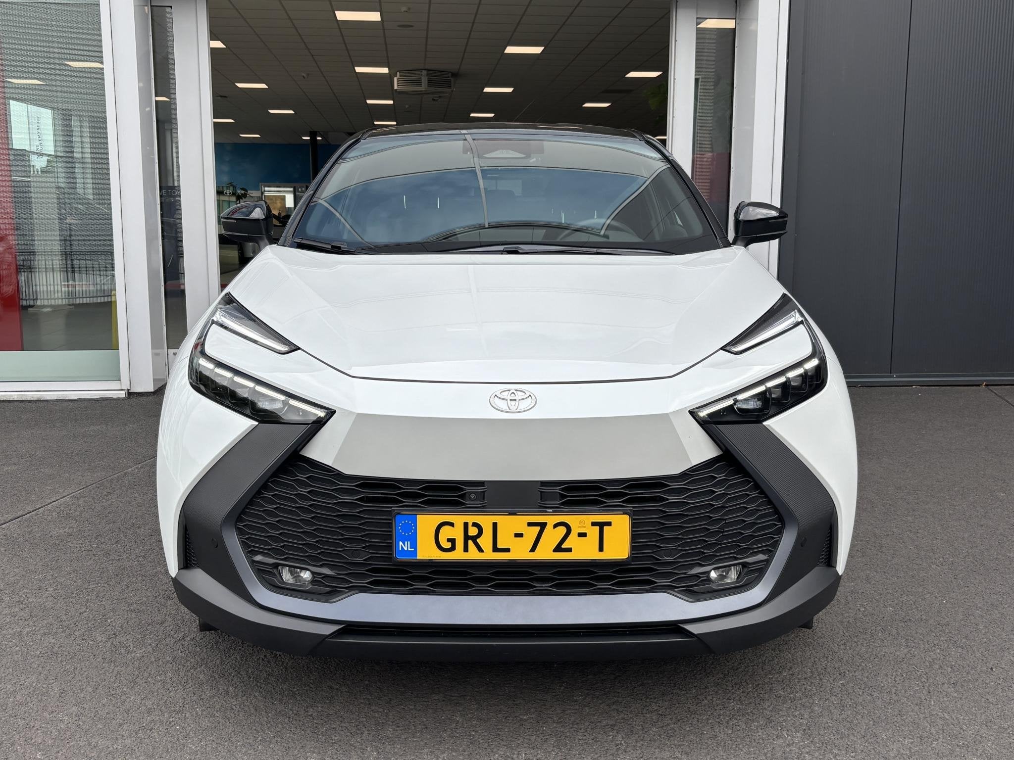 Toyota C-HR 1.8 Hybrid 140 First Edition | Dodehoekdetectie, Auto's, Stof, Euro 6, 4 cilinders, Wit