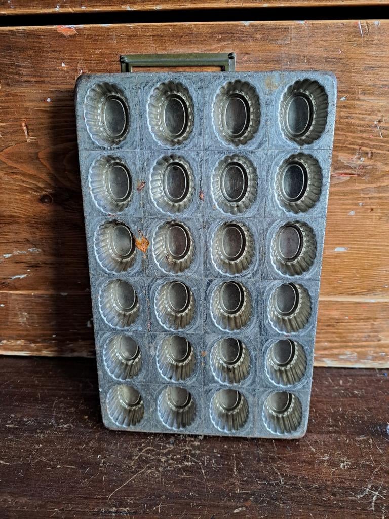 Oude chocolade mal vintage,brocant,antiek,keuken, Gebruikt, Ophalen of Verzenden, X, X