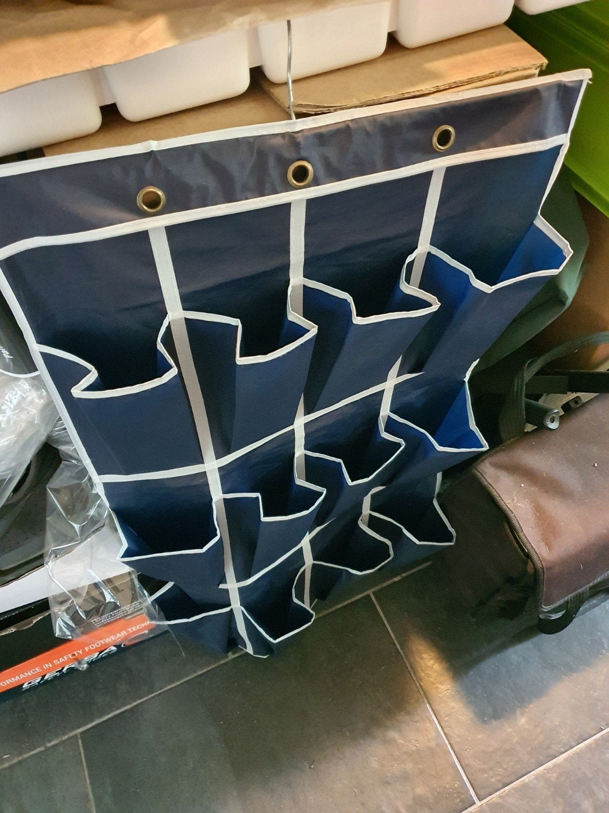 kampeerspullen vakkentas waterbak waterzak slaapzakken etc, Ophalen